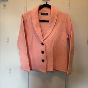 Kasper Blazer with Black Buttons
Sweater, boiled wool style. Light pink.